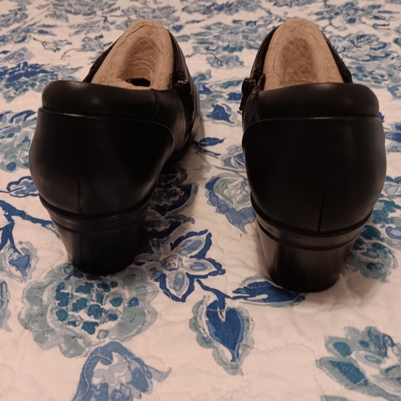 Clarks, size 12 W, black leather - Picture 5 of 6